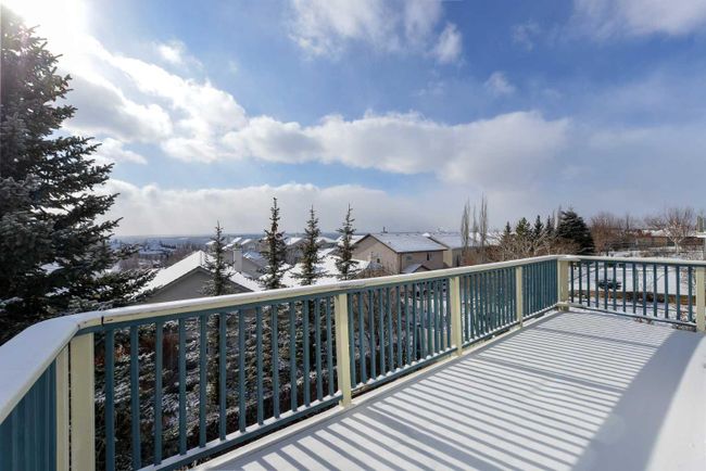 2281 Sirocco Drive Sw, Home with 3 bedrooms, 2 bathrooms and 4 parking in Calgary AB | Image 10