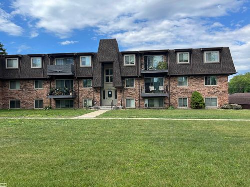 532 Riviera Drive, St Clair Shores, MI, 48080 | Card Image