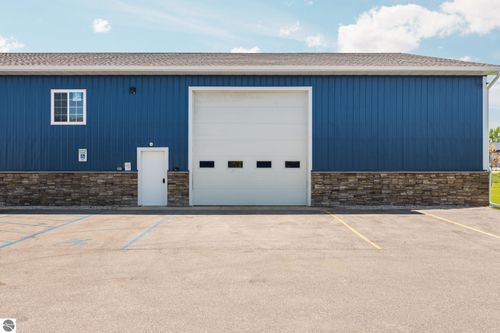 26-1416 Industry Dr, Traverse City, MI, 49696-9201 | Card Image