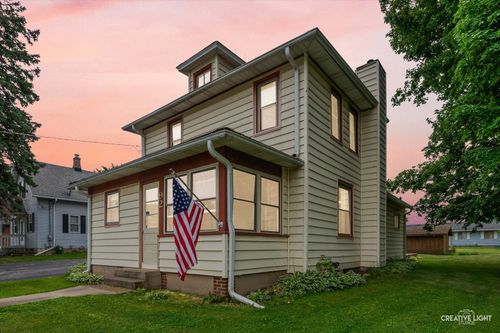 92 Maple St, Sugar Grove, IL, 60554-5439 | Card Image