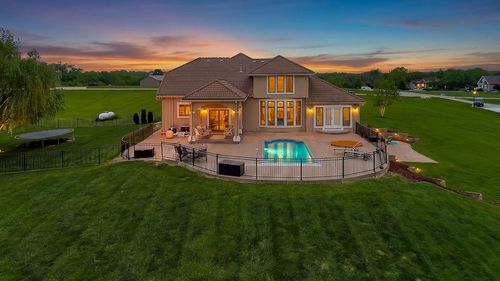 18750 W 248th St, Paola, KS, 66071-8309 | Card Image