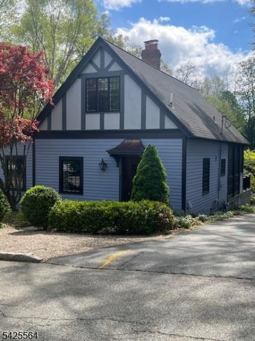 37 Colles Ave, Morristown, NJ, 07960-5204 | Card Image