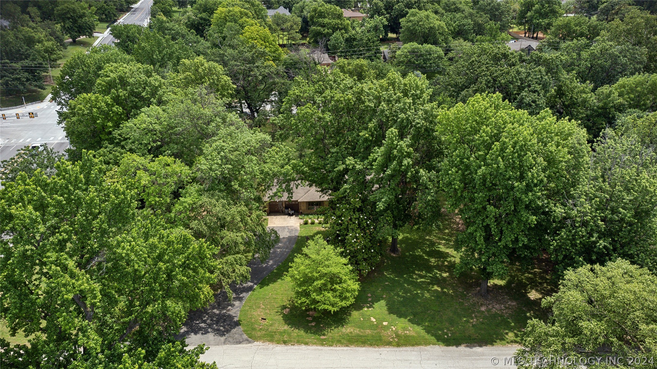 Zunis Ave, Tulsa, OK 74105