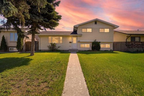 532 Rundleridge Dr Ne, Calgary, AB, T1Y2K7 | Card Image