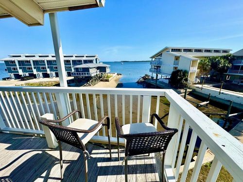 310-82 2nd St, Cedar Key, FL, 32625-5110 | Card Image