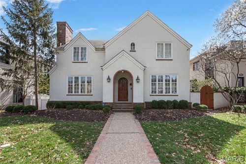 8130 Westmoreland Ave, Clayton, MO, 63105-3731 | Card Image