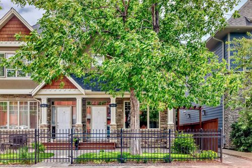 1-2413 2 Avenue Nw, Calgary, AB, T2N0H5 | Card Image