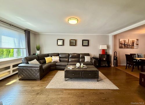 6365 76th St, Middle Village, NY, 11379-1301 | Card Image