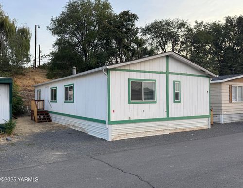 unit-7-401 Moxee Ave, Naches, WA, 98937-8826 | Card Image