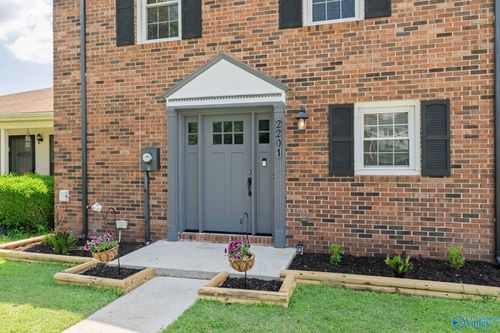 2201 Westbury Ct Sw, Decatur, AL, 35603-1831 | Card Image