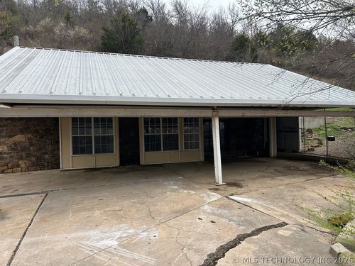 11201 S Edgewater Rd, Claremore, OK, 74017-7052 | Card Image