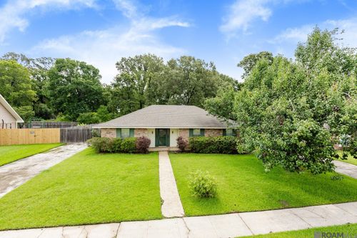 2145 Stonewood Dr, Baton Rouge, LA, 70816-2865 | Card Image