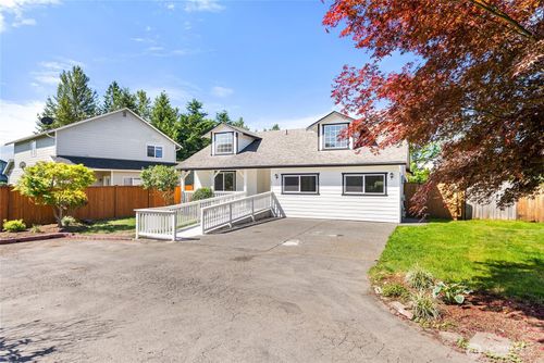 10702 59th Ave Ne, Marysville, WA, 98270-2001 | Card Image