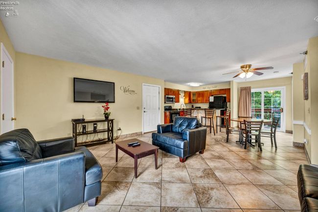 7 - 1230 Tri Motor Dr, Condo with 2 bedrooms, 2 bathrooms and null parking in Put-In-Bay OH | Image 10