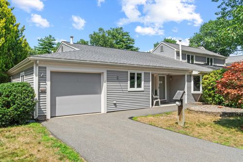 40 Walden Pond Dr, Nashua, NH, 03064-2877 | Card Image