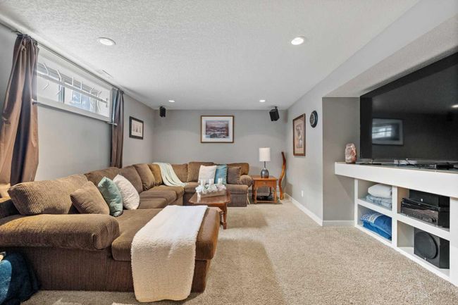 643 Woodsworth Road Se, Home with 5 bedrooms, 3 bathrooms and 3 parking in Calgary AB | Image 24