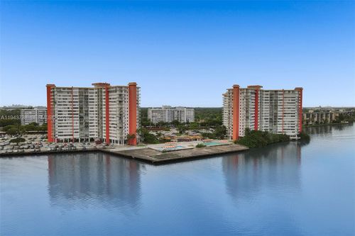 apt-806e-1351 Ne Miami Gardens Dr, Miami, FL, 33179-4781 | Card Image