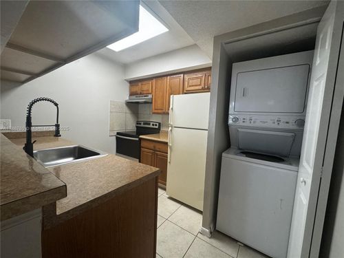 apt-243-5672 Rock Island Rd, Tamarac, FL, 33319-2868 | Card Image