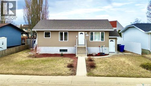 2451 Killdeer Dr, North Battleford, SK, S9A3T4 | Card Image