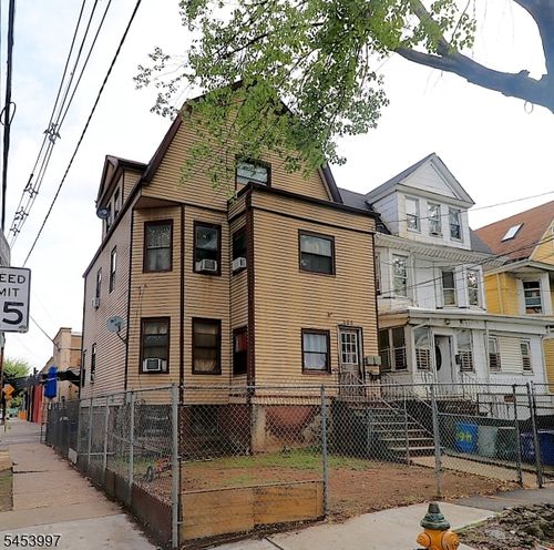 465 4th Ave W, Newark, NJ, 07107-1313 | Card Image