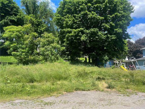 137 N Otter St, Mercer, PA, 16137-1105 | Card Image