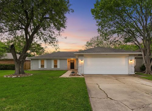 2818 New England Court, Webster, TX, 77598 | Card Image