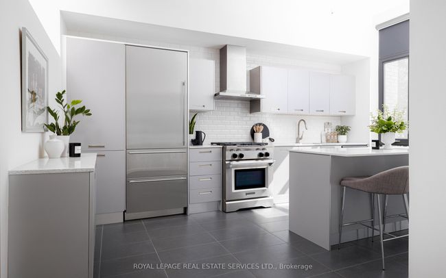 9B Gilead Pl, House attached with 4 bedrooms, 3 bathrooms and 1 parking in Toronto ON | Image 4