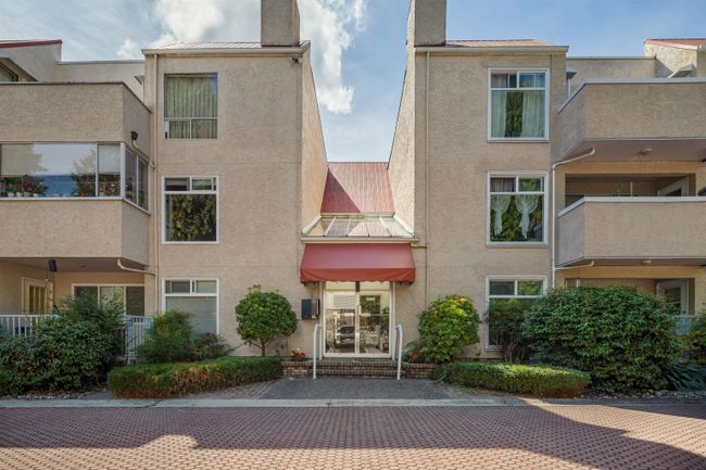 260 - 1440 Garden Place, Condo with 2 bedrooms, 1 bathrooms and 1 parking in Delta BC | Image 3