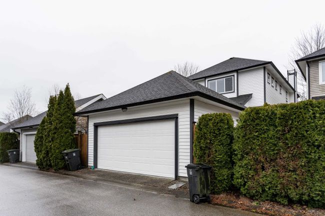 19573 Fraser Way, House other with 3 bedrooms, 2 bathrooms and 2 parking in Pitt Meadows BC | Image 39