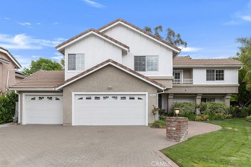 6008 N Pointe Pl, Woodland Hills, CA, 91367-5500 | Card Image