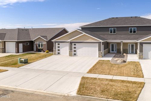 4314 Downing St, Bismarck, ND, 58504-8891 | Card Image