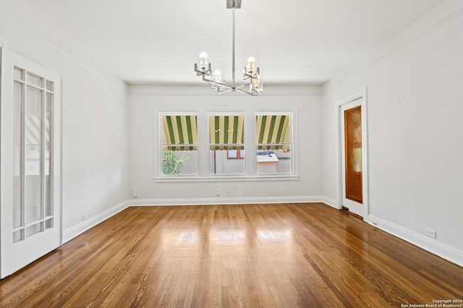 123 E Ridgewood Ct, Home with 2 bedrooms, 2 bathrooms and null parking in San Antonio TX | Image 12
