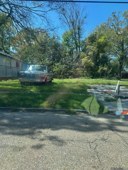 370 S 17th St, Baton Rouge, LA, 70802-3927 | Card Image