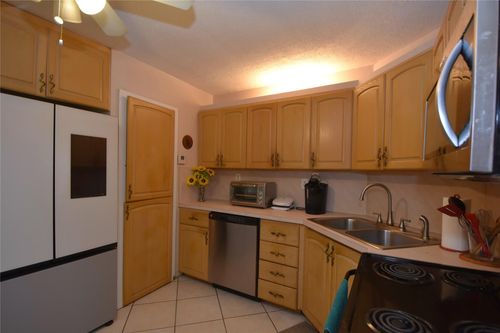 208-2175 Ne 56th St, Fort Lauderdale, FL, 33308-2574 | Card Image