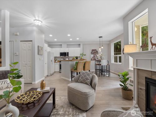 j103-12530 Admiralty Way, Everett, WA, 98204-8590 | Card Image