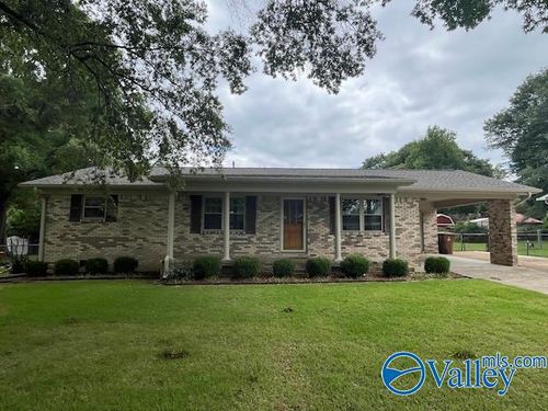 909 Cooper Ln Sw, Hartselle, AL, 35640-2632 | Card Image