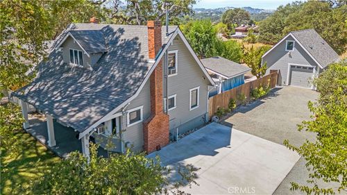 8955 Curbaril Ave, Atascadero, CA, 93422-5252 | Card Image