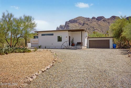 9140 N Shadow Mountain Dr, Oro Valley, AZ, 85704-6742 | Card Image