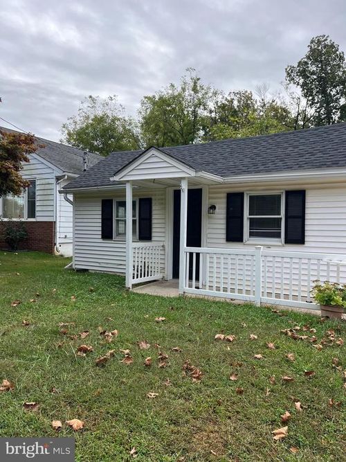 1-218 Elizabeth St, Bordentown, NJ, 08505-1403 | Card Image