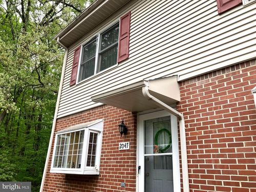 2047 Mary Ellen Ln, STATE COLLEGE, PA, 16803-1675 | Card Image