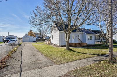 53 Jane St, House other with 3 bedrooms, 1 bathrooms and 4 parking in Hagersville ON | Image 2