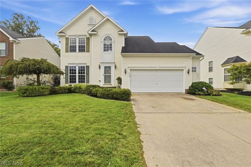 101 Colonial Dr, Painesville, OH, 44077-3681 | Card Image