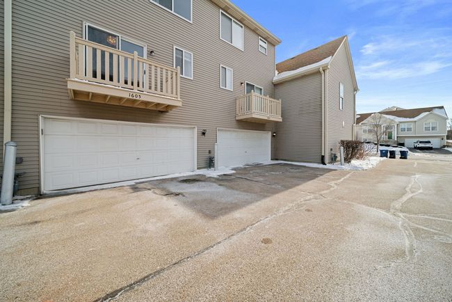 1605 Saint Claire Ct, Townhouse with 2 bedrooms, 2 bathrooms and 2 parking in Gurnee IL | Image 13