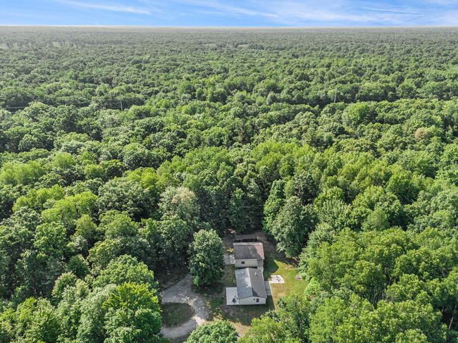 12467 S Running Deer Ln, House other with 3 bedrooms, 2 bathrooms and null parking in Grant MI | Image 25