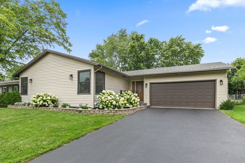 588 Arthur Dr, Cary, IL, 60013-2064 | Card Image