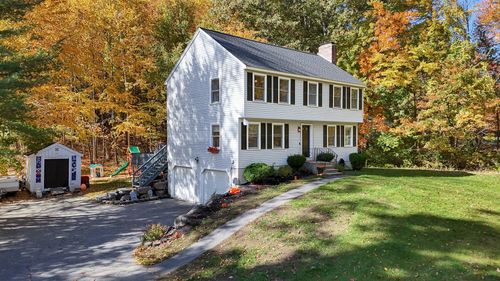 22 Brandy Ln, Pelham, NH, 03076-3566 | Card Image