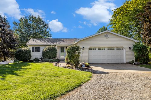 7060 Marshall Rd, Olivet, MI, 49076-9476 | Card Image