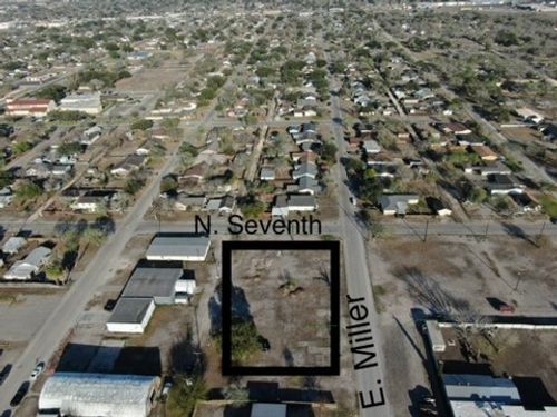 220 E Miller Ave, Kingsville, TX, 78363-6232 | Card Image