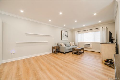 apt-2-2333 Palmer Ave, New Rochelle, NY, 10801-4621 | Card Image