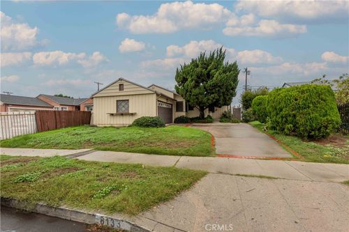 8133 Brimfield Ave, Panorama City, CA, 91402-4501 | Card Image